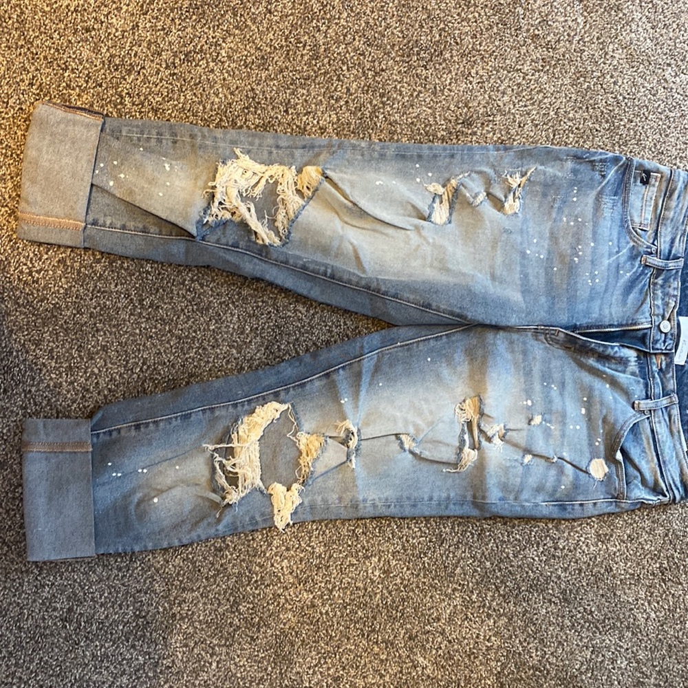Womens Kancan crops. W29. Distressed look.